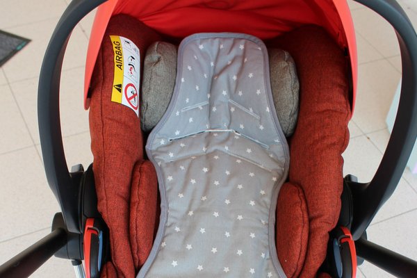 Nie mehr Schwitzen in der Babyschale - dank saugfähiger Sitzauflage